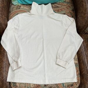 Fruit of the Loom men’s turtleneck top. EUC
